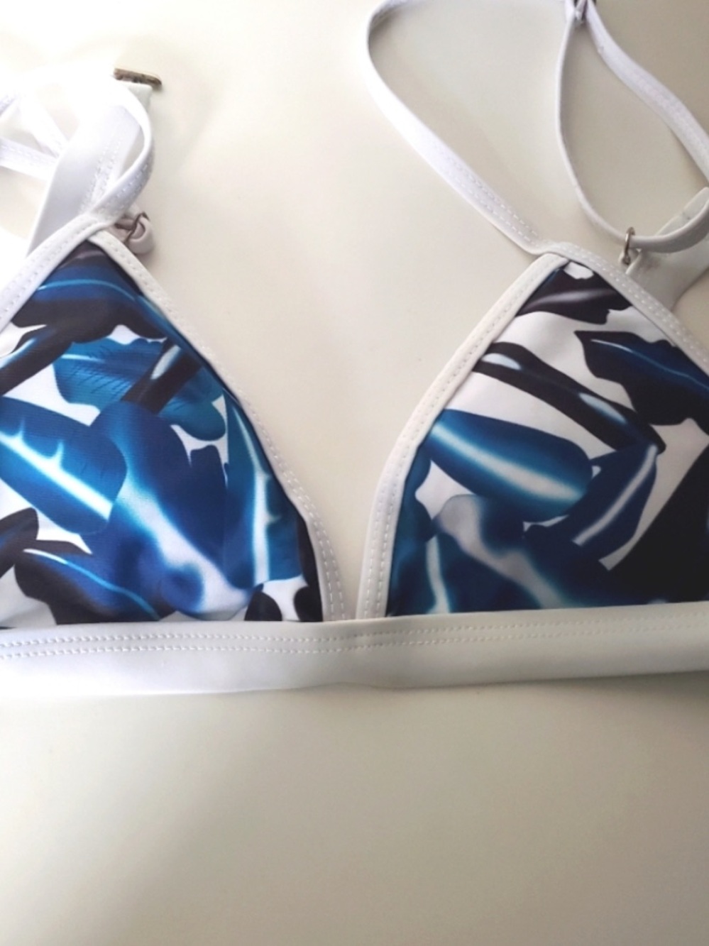 BIKINI - Picture 2 of 9
